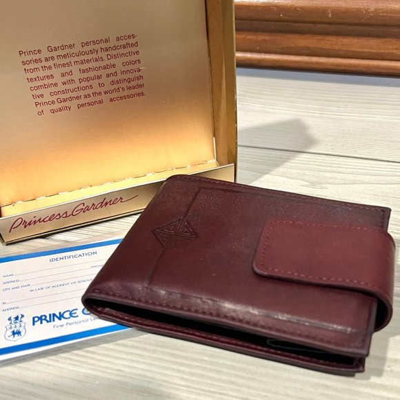 Princess Gardner Ladies Billfold Wallet - Picture 2 of 6